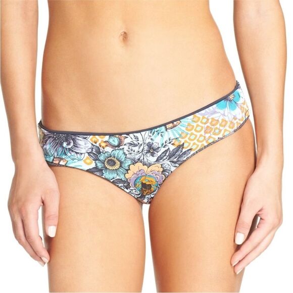 Maaji Jacquard Furor Reversible Bikini Bottom - Picture 2 of 7
